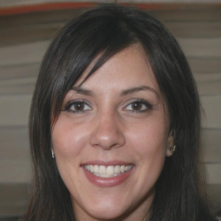 Sarah Chen, Senior Financial Educator